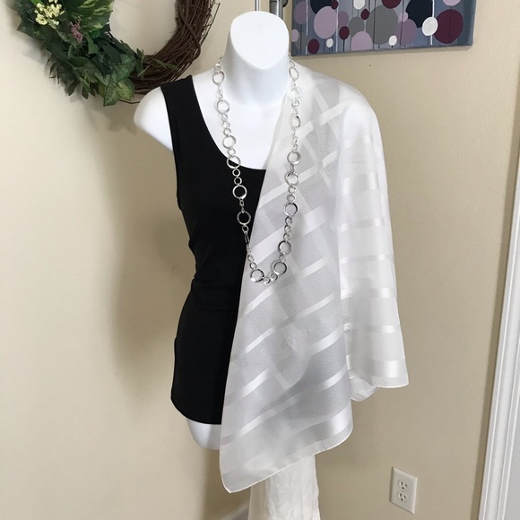 VINTAGE SCARVES SET OF 5 - Picture 3 of 8